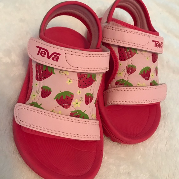 Pink tevas Clearance